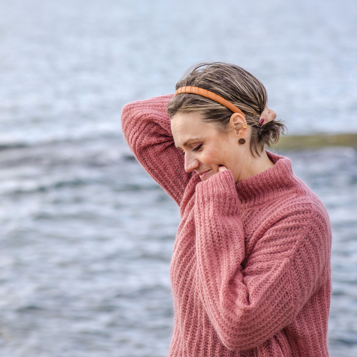 kapea hiuspanta poronnahkaa ylijäämänahkasta