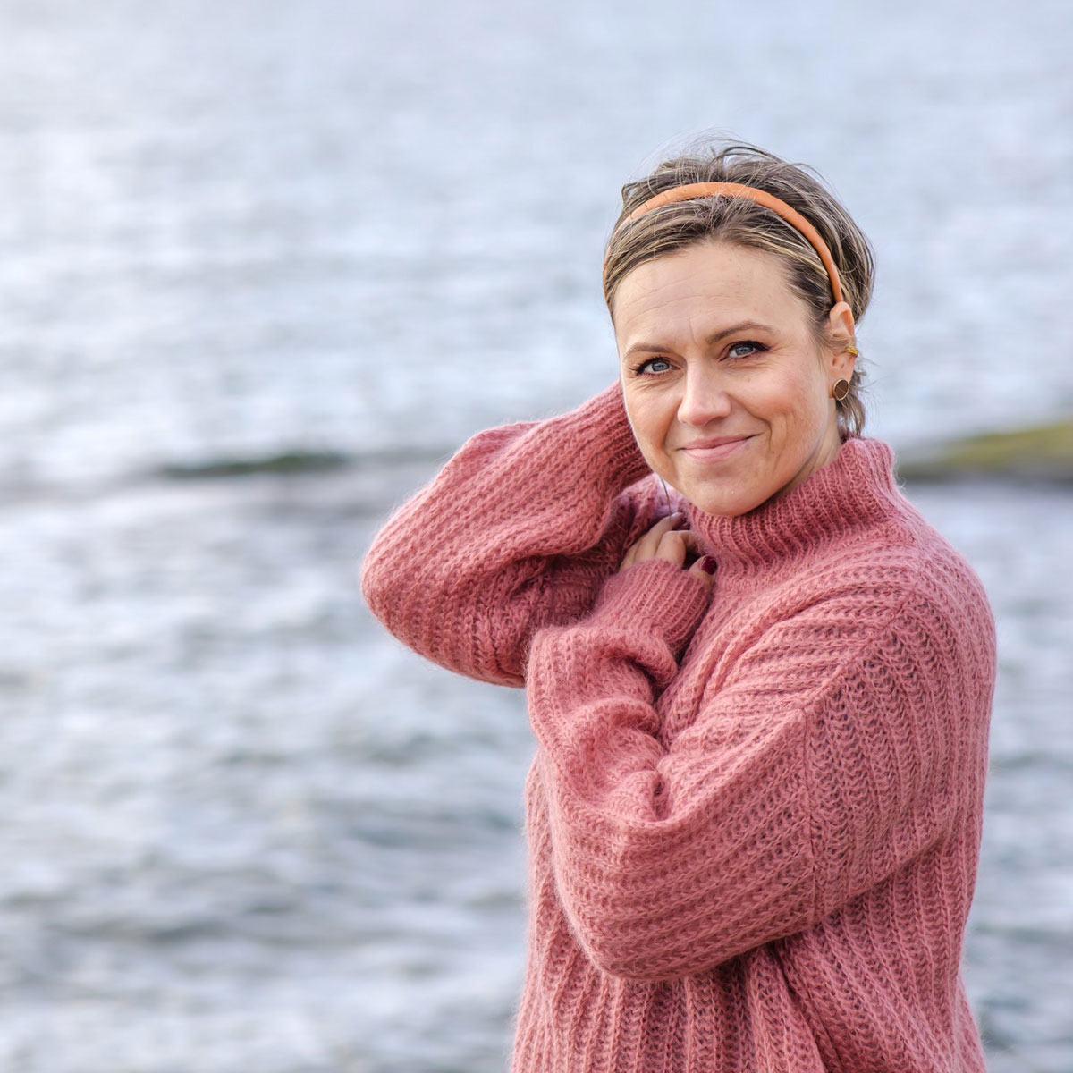 kapea kevyt nahkainen hiuspanta